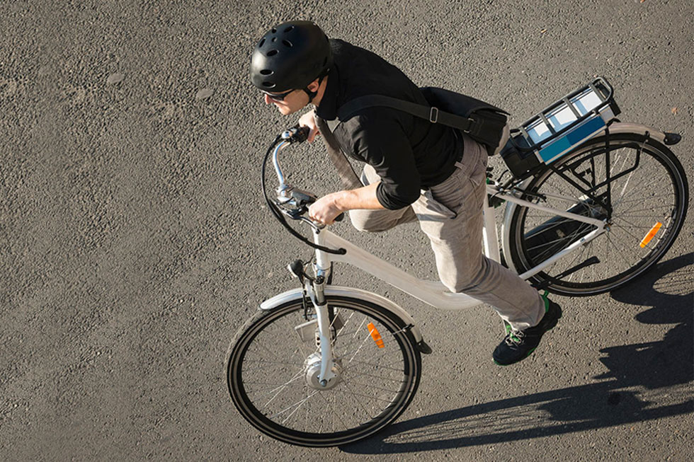 Weltkugel mit Recycling-Symbol